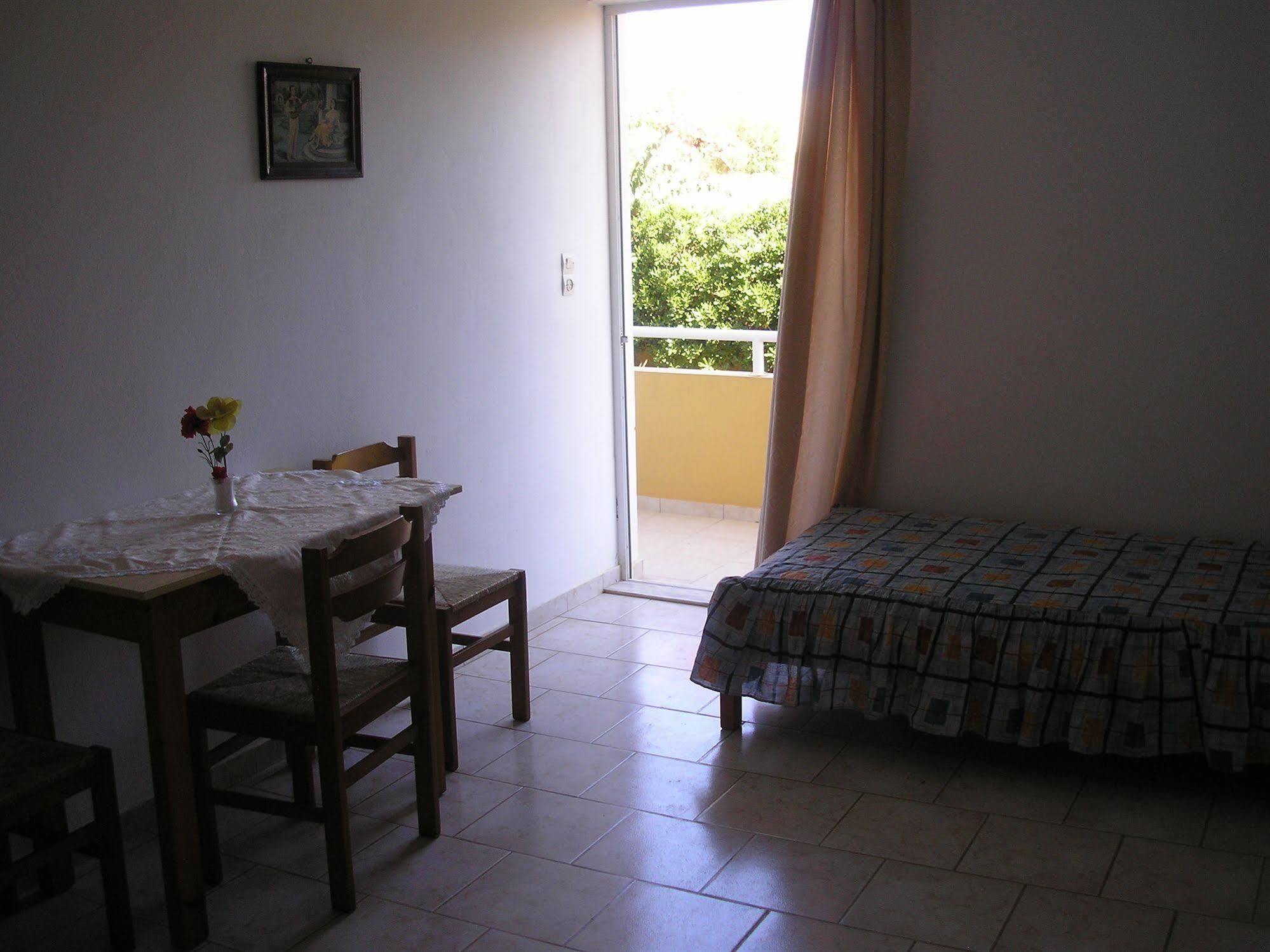 Dimitra Apartments Gouves Extérieur photo